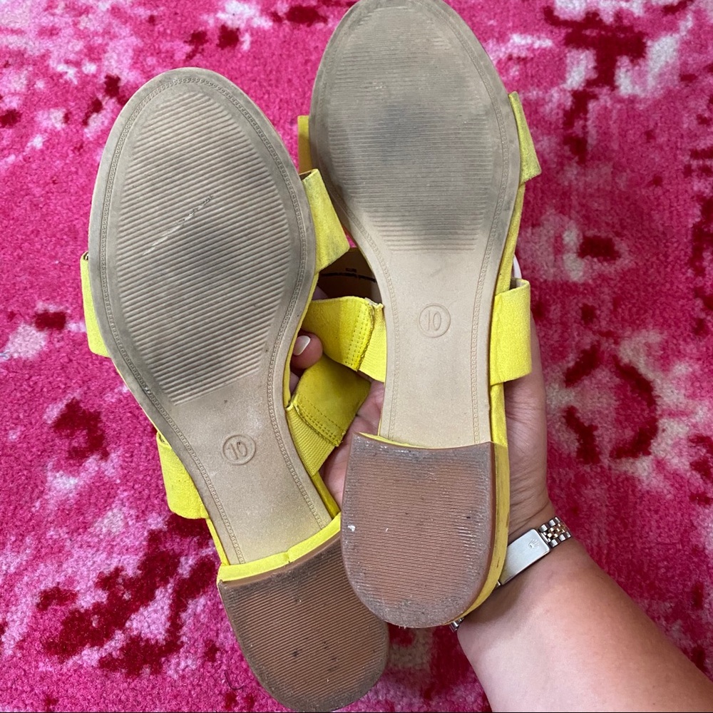 Yellow Target Sandals - Picture 2 of 3
